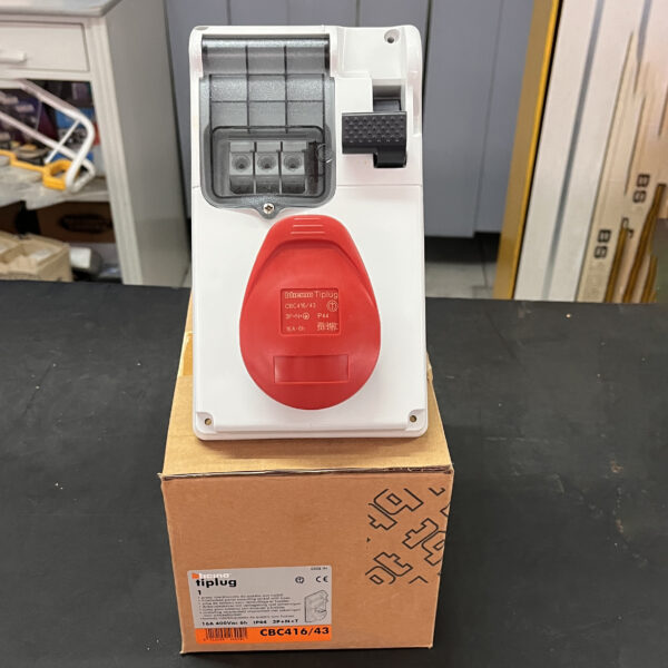 Bticino CBS416/43 Presa Interbloccata da quadro con fusibili 16A 400V 3P+N+T IP44