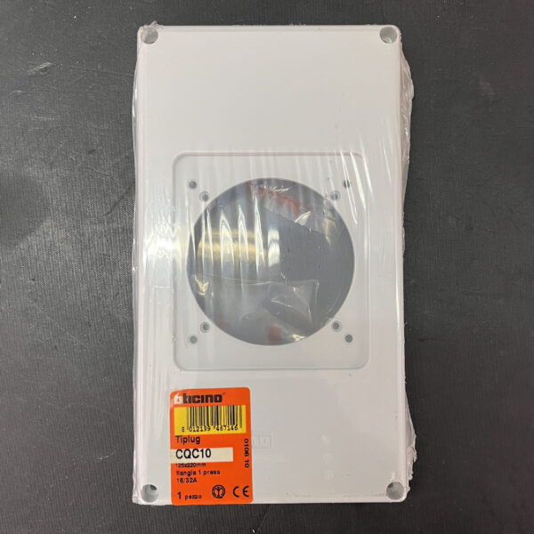 Bticino CQC10 Coperchio flangia 1 presa dritta 16/32A